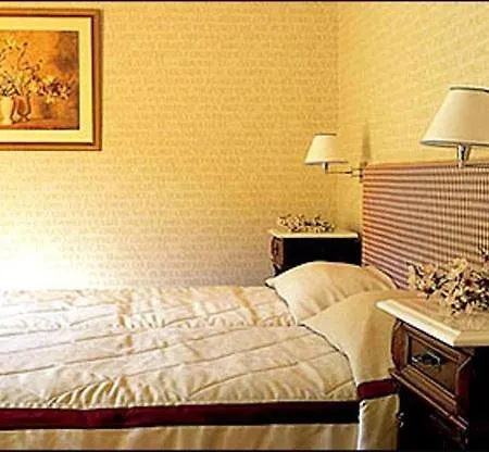 Rocabella Hellinikon Country Hotel 3*