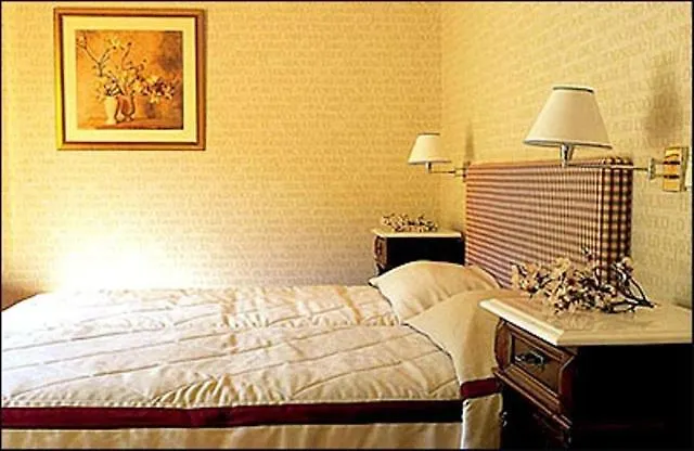 Rocabella Hellinikon Country Hotel 3*